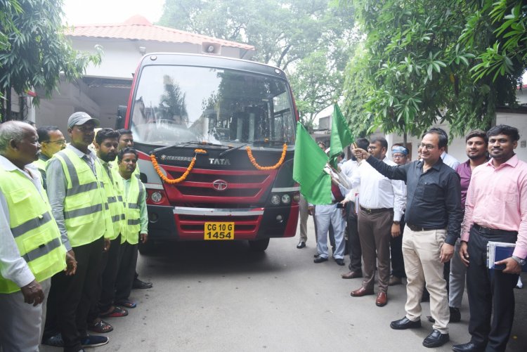 *कलेक्टर ने स्वच्छता पेट्रोलिंग वाहन को दिखाई हरी झण्डी*