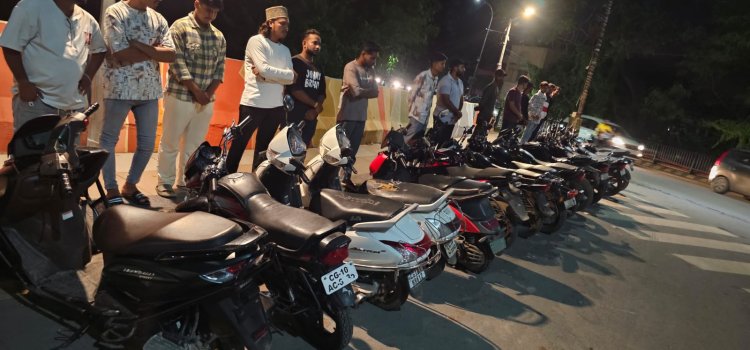 *बिना नंबर प्लेट गाड़ियों पर ट्रैफिक पुलिस की कार्रवाई : 5 बाइक जप्त,17 पर चालानी कार्रवाई*