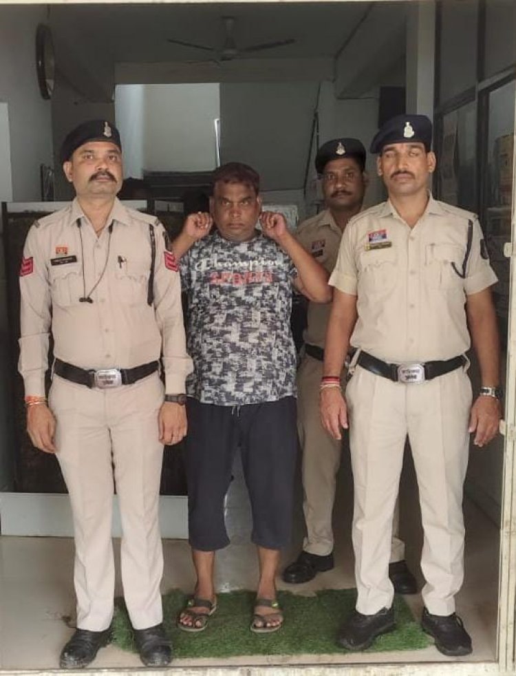 *मुंगेली नाका चौक में सट्टा पट्टी लिखते सटोरिया पकड़ाया, सिविल लाइन पुलिस की कार्रवाई*