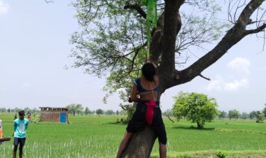 बबूल पेड़ में फांसी के फंदे पर लटकती मिली महिला की लाश, पुलिस जाँच मे जुटी