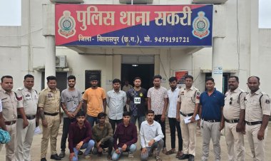 *बीच सड़क पर रोड जाम के केक काटकर मना रहे थे बर्थडे, 10 युवकों को पुलिस ने किया गिरफ्तार*