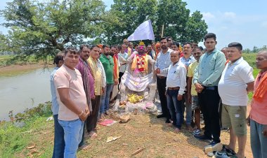 नगर के घोरमार तालाब किनारे भीमसेन की  मूर्ति स्थापित