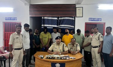 *चापी डेम के पास जुआरियों की सजी थी महफिल, पुलिस ने दस जुआरियों को किया गिरफ्तार, नगदी रकम जप्त*