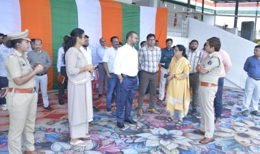 *हर्षोल्लास एवं गरिमामय वातावरण में मनाया जाएगा स्वतंत्रता दिवस*  *कलेक्टर ने कार्यक्रम स्थल का किया निरीक्षण