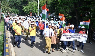 *भारत माता और वंदे मातरम के जयकारों से गूंज उठा शहर,स्वतंत्रता सेनानियों की याद में हजारों लोगों ने उत्साह से लगाई दौड़* 