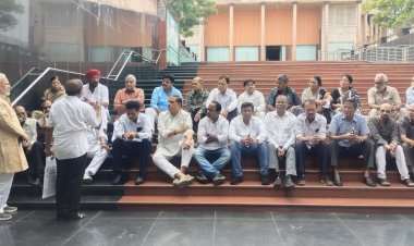 शहीद स्मारक परिसर को ठेके पर देने के फैसले पर स्वतंत्रता संग्राम सेनानी उत्तराधिकारी संघ को कांग्रेस ने अपना समर्थन दिया