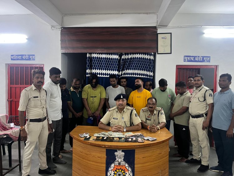 *चापी डेम के पास जुआरियों की सजी थी महफिल, पुलिस ने दस जुआरियों को किया गिरफ्तार, नगदी रकम जप्त*