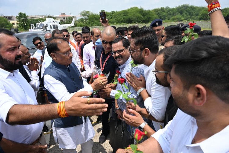 *BREAKING: मुख्यमंत्री विष्णुदेव साय पहुंचे बिलासपुर, जिला प्रशासन के अधिकारीऔर बीजेपी नेताओं ने किया स्वागत! विभिन्न कार्यक्रमों में होंगे शामिल*