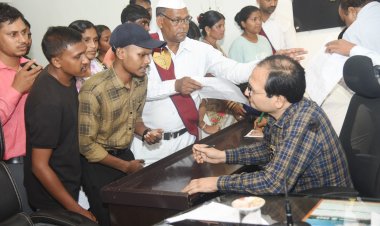 *जन दर्शन: कलेक्टर ने सुनी दूर दराज से आए लोगों समस्या, संबंधित अधिकारियों को निराकरण के निर्देश*