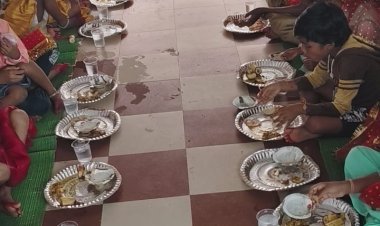 *सकरी क्षेत्र में नवरात्रि की अष्टमी तिथि पर कन्या पूजन:खजूरी नवागांव पंचायत में भंडारे का आयोजन, भक्तों की भीड़ उमड़ी*