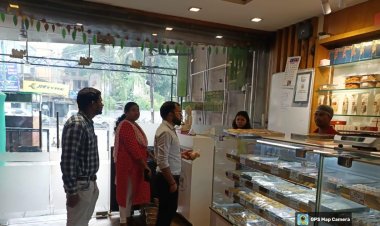 *डेढ़ दर्जन मिठाई दुकानों में फूड विभाग का छापा, जांच के लिए भेजा सैंपल*