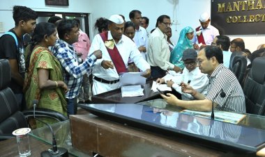 *जन दर्शन: सरपंच द्वारा तालाब को प्रदूषित किए जाने की शिकायत, रिटायर्ड शिक्षक ने स्कूलों में स्वैच्छिक सेवा के लिए किया आवेदन ! जन दर्शन में आए सैकड़ों आवेदन*