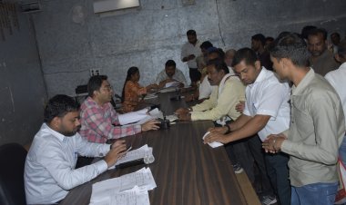 *जनदर्शन: आमजनों ने मांगों एवं समस्याओं के निराकरण की मांग की*  *100 से अधिक आवेदन प्राप्त हुए