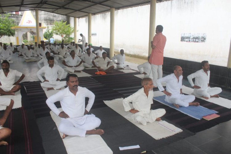 *बिलासपुर सेंट्रल जेल में रजत जयंती पर आर्ट ऑफ लिविंग का हैप्पीनेस कार्यक्रम : 10 अक्टूबर तक होंगे विविध आयोजन*