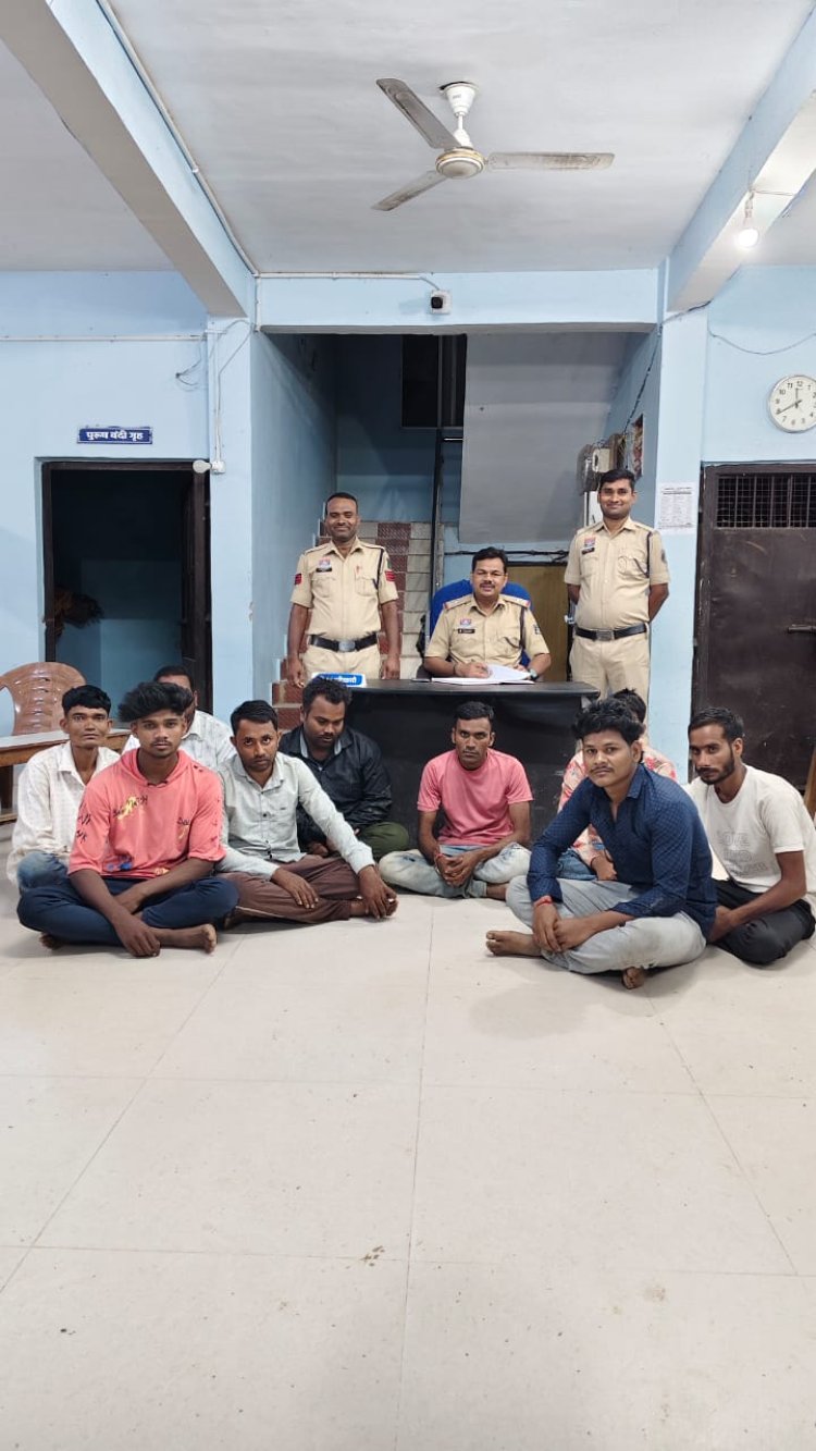 मुंगेली पुलिस द्वारा दीपावली पर्व मे जुआ खेलने वाले जुआरियो  के ऊपर कड़ी प्रहार, 214 जुआरियों के ऊपर  जुआ एक्ट की कार्यवाही करते हुए 1,34,975 रूपये जप्त