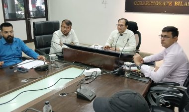 *कलेक्टर ने की धान खरीदी के तैयारी की समीक्षा, अधिकारियों को निर्देश तमाम तैयारियां पूर्ण कर ओके रिपोर्ट जिला प्रशासन को सौंपे*