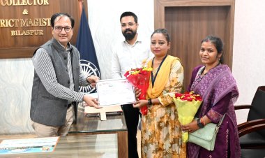 *कलेक्टर ने उत्कृष्ट कार्य के लिए बीएलओ का किया सम्मान*