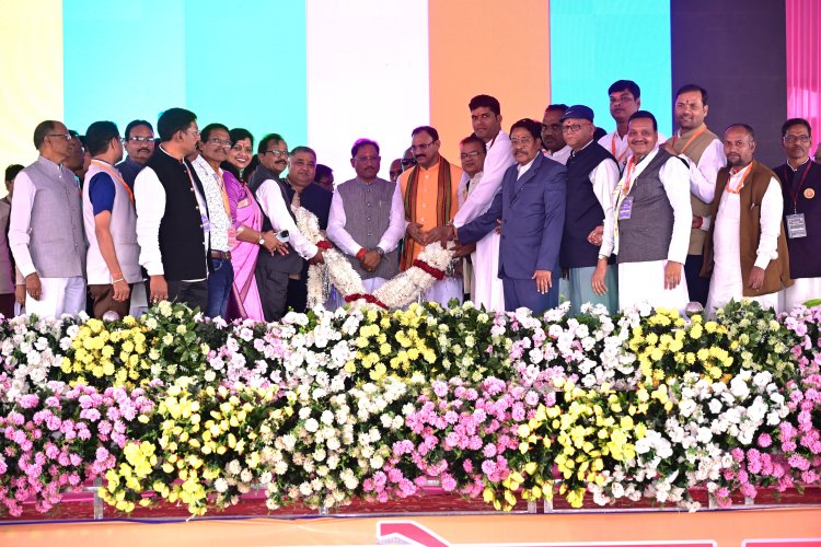 *मुख्यमंत्री ने रतनपुर में 100 बिस्तर अस्पताल एवं 1 करोड़ की लागत से सामुदायिक भवन बनाने की घोषणा,प्रसाद योजना में रतनपुर के विकास के लिए 200 करोड़ का प्रस्ताव केन्द्र सरकार को भेजा गया*