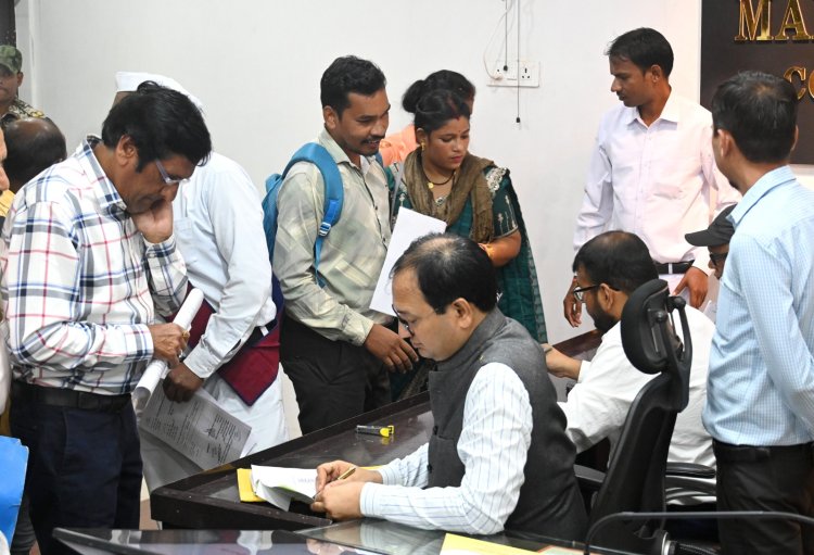 *साप्ताहिक जनदर्शन : कलेक्टर ने सुनी लोगों की समस्याएं, अधिकारियों को त्वरित निराकरण के दिए निर्देश*