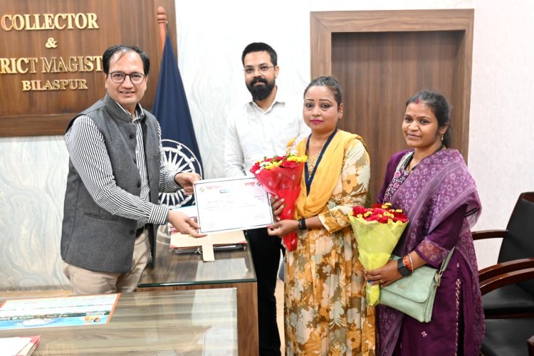 *कलेक्टर ने उत्कृष्ट कार्य के लिए बीएलओ का किया सम्मान*