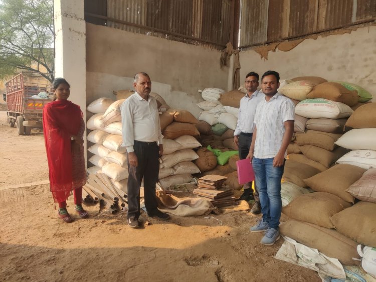 *अवैध धान भण्डारण के खिलाफ ताबड़तोड़ कार्रवाई, 5 दुकानों से सवा 4 लाख से ज्यादा के धान जब्त* 
