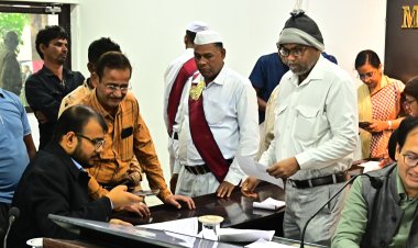 *कलेक्टर ने साप्ताहिक जनदर्शन में सुनी लोगों की समस्याएं, कोटवार के विरूद्ध अवैध कब्जे की शिकायत, लिमतरी स्कूल में अतिरिक्त शौचालय की मांग*