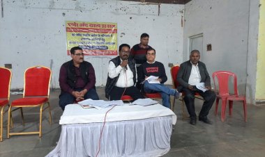 ग्रामीण क्षेत्रों में आवारा कुत्तों से संबंधित व्यवस्थाओं को लेकर  सीईओ   ने की समीक्षा बैठक