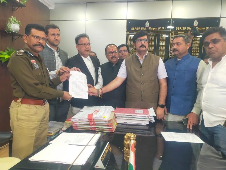 *भाजपा का बड़ा आरोप, कांग्रेस की निम्न स्तर राजनीति, जिलाध्यक्ष ठाकुर बोले भूपेश है तो भरोसा पेज से लगातार चलाई जा रही है फर्जी खबरें, आरोपियों के विरुद्ध अपराध पंजीबद्ध कर कठोर कार्रवाई की मांग की*