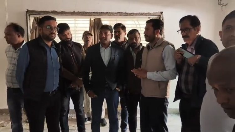 *बिलासपुर प्रेस क्लब के नवनिर्वाचित कार्यकारिणी ने किया निर्माणाधीन प्रेस क्लब भवन का निरीक्षण,नगर निगम कमिश्नर के साथ मौके पर पहुंचे पदाधिकारी*