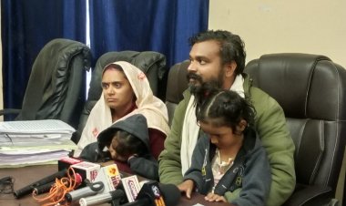 *माइक्रोफाइनेंस कंपनी ईसाफ पर गंभीर आरोप : अपने ही मैनेजर से 7 लाख की वसूली कर फंसाने दावा, पूर्व मैनेजर ने अपने परिवार के साथ प्रेस क्लब पहुंचकर आपबीती बताई*