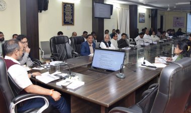 *राजस्व प्रकरणों की लेट लतीफी पर भड़के कलेक्टर : एसडीएम,और तहसीलदार को नोटिस जारी,एक सप्ताह में मामले का निराकरण करने दिए निर्देश*