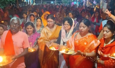 *श्रीराम लला के प्राणप्रतिष्ठा की वर्षगांठ पर भव्य महाआरती, जय श्रीराम के उद्घोष से गूंजा कोसला धाम*