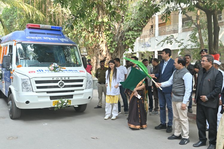 *पीएम जनमन योजना के तहत बिलासपुर जिले को मिली 3 मोबाइल मेडिकल यूनिट : कलेक्टर ने हरी झंडी दिखाकर किया रवाना, दूरस्थ बैगा बसाहटों तक पहुंचेगी स्वास्थ्य सुविधा*