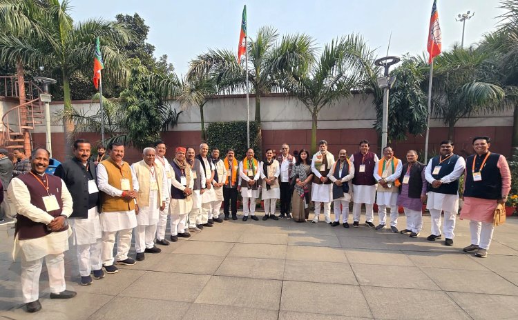 *नितिन नबीन के नामांकन कार्यक्रम में शामिल हुए मुख्यमंत्री विष्णुदेव साय, प्रदेश अध्यक्ष किरण सिंहदेव, प्रदेश महामंत्री संगठन पवन साय, सहित भाजपा पदाधिकारी* 