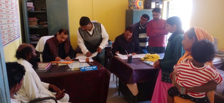 *डीईओ ने स्कूल का किया औचक निरीक्षण, अनुपस्थित शिक्षकों को कारण बताओ नोटिस जारी करने दिए निर्देश*