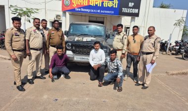 *शराब के नशे में  हुड़दंगबाजी करने वाले तीन युवकों को पुलिस ने किया गिरफ्तार*