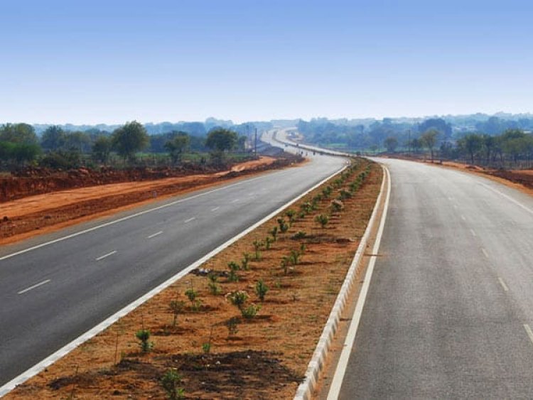 *कोनी-मोपका फोर-लेन बायपास के लिए 59.55 करोड़ तथा धमतरी में सिहावा चौक से नहर नाका फोरलेन के लिए 59.06 करोड़ स्वीकृत*