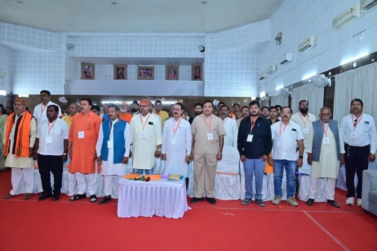 *बिलासपुर जिला ग्रामीण कार्यशाला में भाजपाइयों ने लिया प्रशिक्षण, कार्यकर्ता को वैचारिक परिपक्व बनाना प्रशिक्षण के उद्देश्य-तोखन साहु*