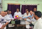 नये सीईओ का स्वागत, ग्राम पंचायत सचिव संघ ने किया पुष्पगुच्छ भेंट