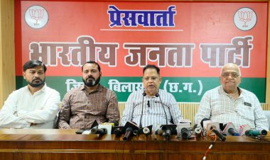 *प्रेस वार्ता में बोले अमर, यातायात व्यवस्था सुधारने के लिए विभिन्न स्थानों पर अंडरपास निर्माण, सड़क चौड़ीकरण तथा प्रमुख मार्गों के उन्नयन की स्वीकृति दी गई है ! यह बजट विकास और सांस्कृतिक विरासत  दोनों को साथ लेकर आगे बढ़ने की सोच का परिचायक है*