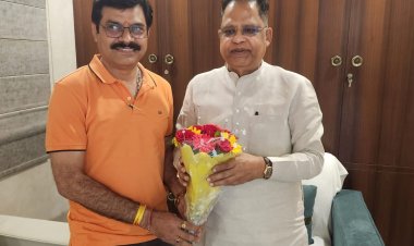 *डॉ प्रसून चतुर्वेदी बनाए गए जिला शहर में विशेष आमंत्रित सदस्य, पूर्व मंत्री अमर अग्रवाल एवं शीर्ष नेतृत्व का जताया आभार*