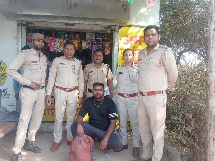 अवैध महुआ शराब पर आबकारी विभाग की बड़ी कार्रवाई, दो आरोपियों पर प्रकरण दर्ज