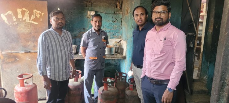 *होटलों से घरेलू गैस सिलेंडर जब्त: खाद्य एवं राजस्व विभाग की संयुक्त कार्रवाई*