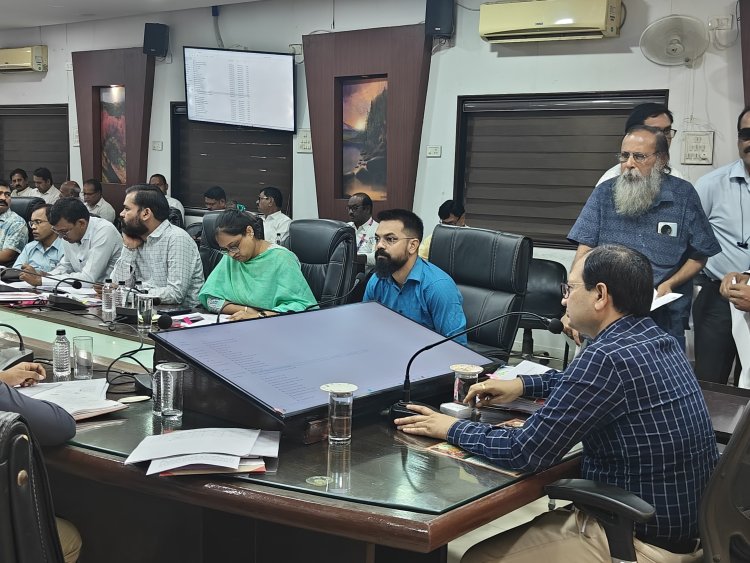 *जिले में एलपीजी, पेट्रोल और डीजल की पर्याप्त उपलब्धता, कलेक्टर ने अफवाहों पर ध्यान नहीं  देने की अपील*