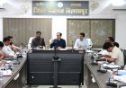 *समीक्षा बैठक में कलेक्टर ने कहा खेती-किसानी की तैयारियों में लापरवाही बर्दाश्त नहीं की जाएगी, खाद-बीज वितरण की हर रोज होगी समीक्षा*,जल संरक्षण के लिए अगले 15 दिनों तक विशेष अभियान चलाने के निर्देश  *टीएल बैठक में सुशासन तिहार एवं फ्लैगशिप योजनाओं की प्रगति की समीक्षा*