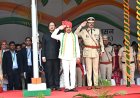 *गरिमामय माहौल में मनाया गया 80 वां स्वतंत्रता दिवस समारोह :  केंद्रीय राज्यमंत्री  तोखन साहू ने किया ध्वजारोहण, 13 प्लाटूनों ने किया भव्य परेड प्रदर्शन*