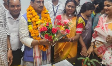 *कटघोरा–डोंगरगढ़ रेल लाइन की ऐतिहासिक स्वीकृति पर केंद्रीय राज्य मंत्री तोखन साहू का हुआ अभिनंदन*।