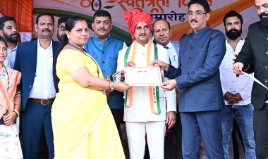 *जनसंपर्क की सभी विधाओं में उत्कृष्ट कार्य के लिए सहायक जनसंपर्क अधिकारी श्रीमती रचना मिश्रा सम्मानित : केंद्रीय राज्यमंत्री श्री तोखन साहू ने स्वतंत्रता दिवस के मुख्य समारोह में प्रशस्ति पत्र देकर किया सम्मानित*
