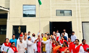 *बीजेपी जिला कार्यालय में भाजपा जिलाध्यक्ष दीपक सिंह ठाकुर ने किया ध्वजारोहण*
