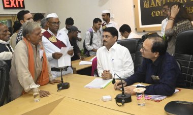 *कलेक्टर-एसएसपी ने जनदर्शन में सुनी लोगों की समस्याएं,सिंचाई, मुआवजा, बिजली और पीएम आवास योजना से जुड़ी समस्याएं लेकर पहुंचे लोग*